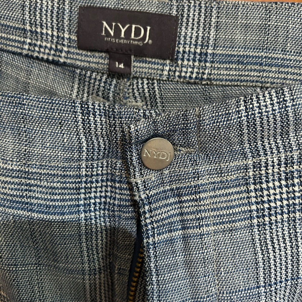 NYDJ Ridgeway Plaid Shorts in Blue and White